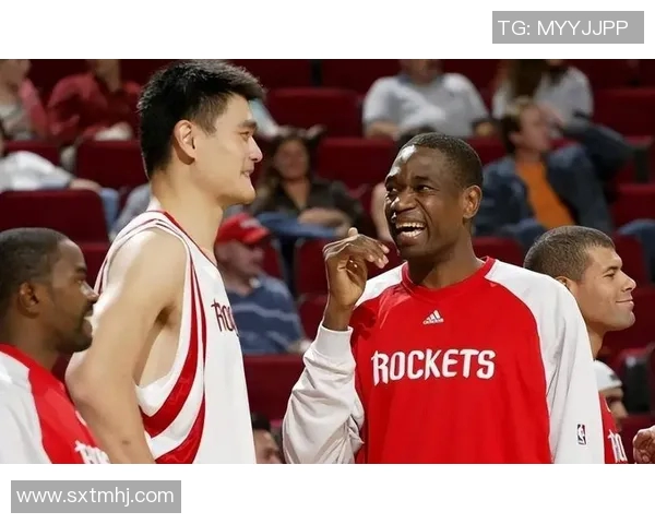 姚明起球瞬间回顾：从篮球场上的巨人到传奇的崛起之路